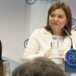 La presidenta regional del PP, Isabel Bonig, insiste en que en la Comunitat se sigue el mismo proceso que en Cataluña