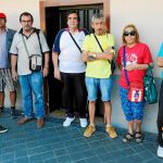 De izquierda a derecha: Miguel, Carlos, Javi, Vicente, Javier, Isabel y Javi, usuarios del comedor Paquita Gallego / Foto: Rubén Mondelo