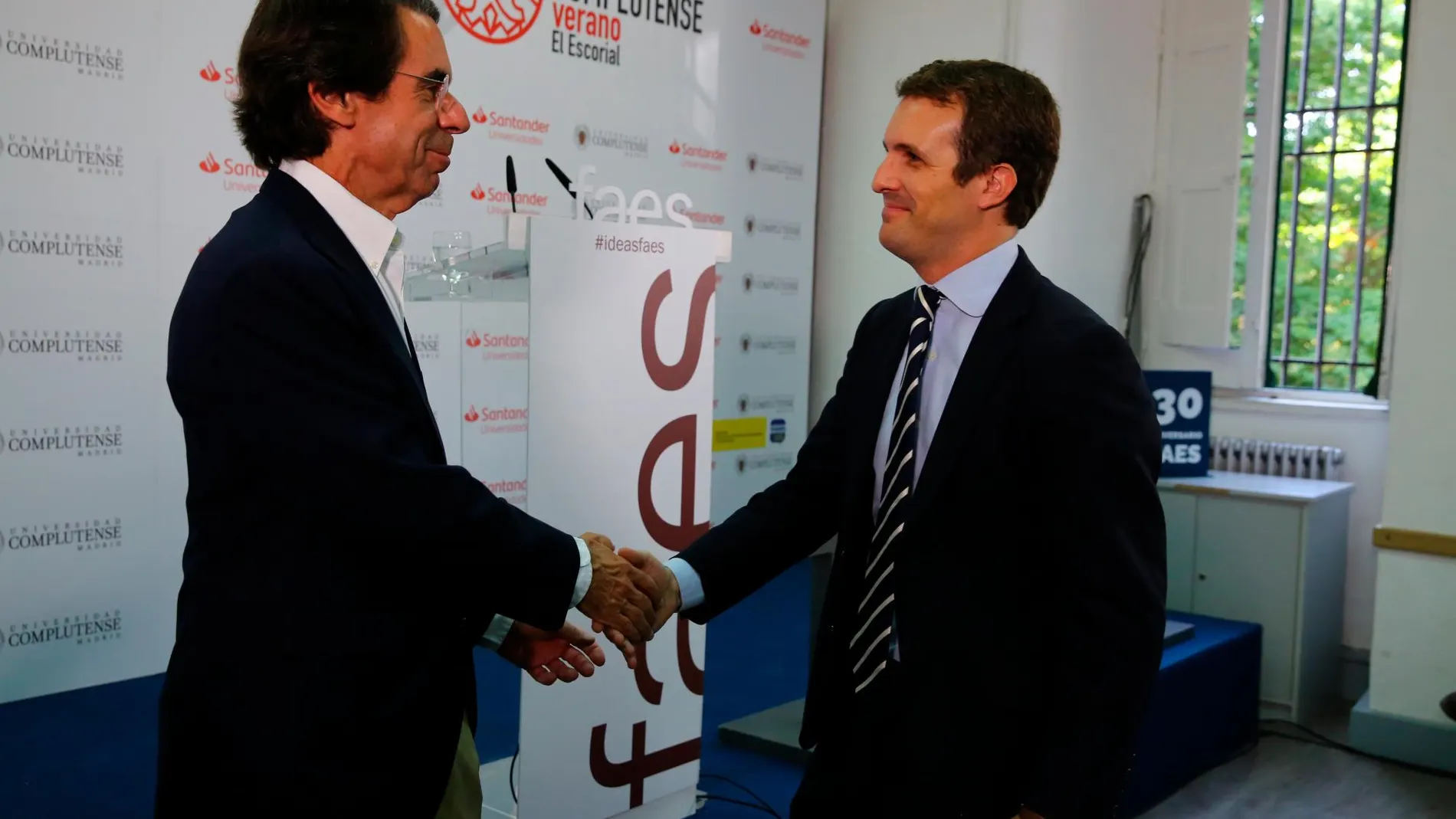 El presidente de FAES, José María Aznar, y el líder del PP, Pablo Casado