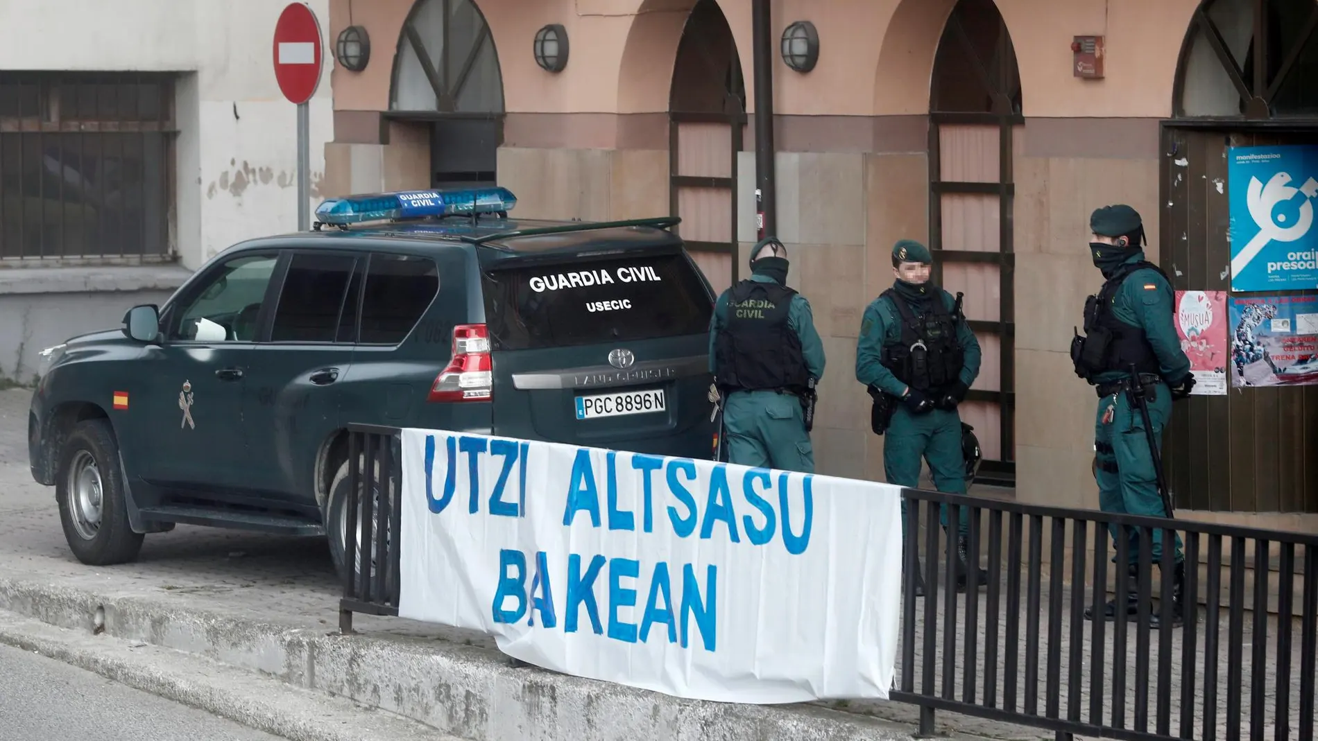 La Guardia Civil en la localidad navarra de Alsasua/Efe