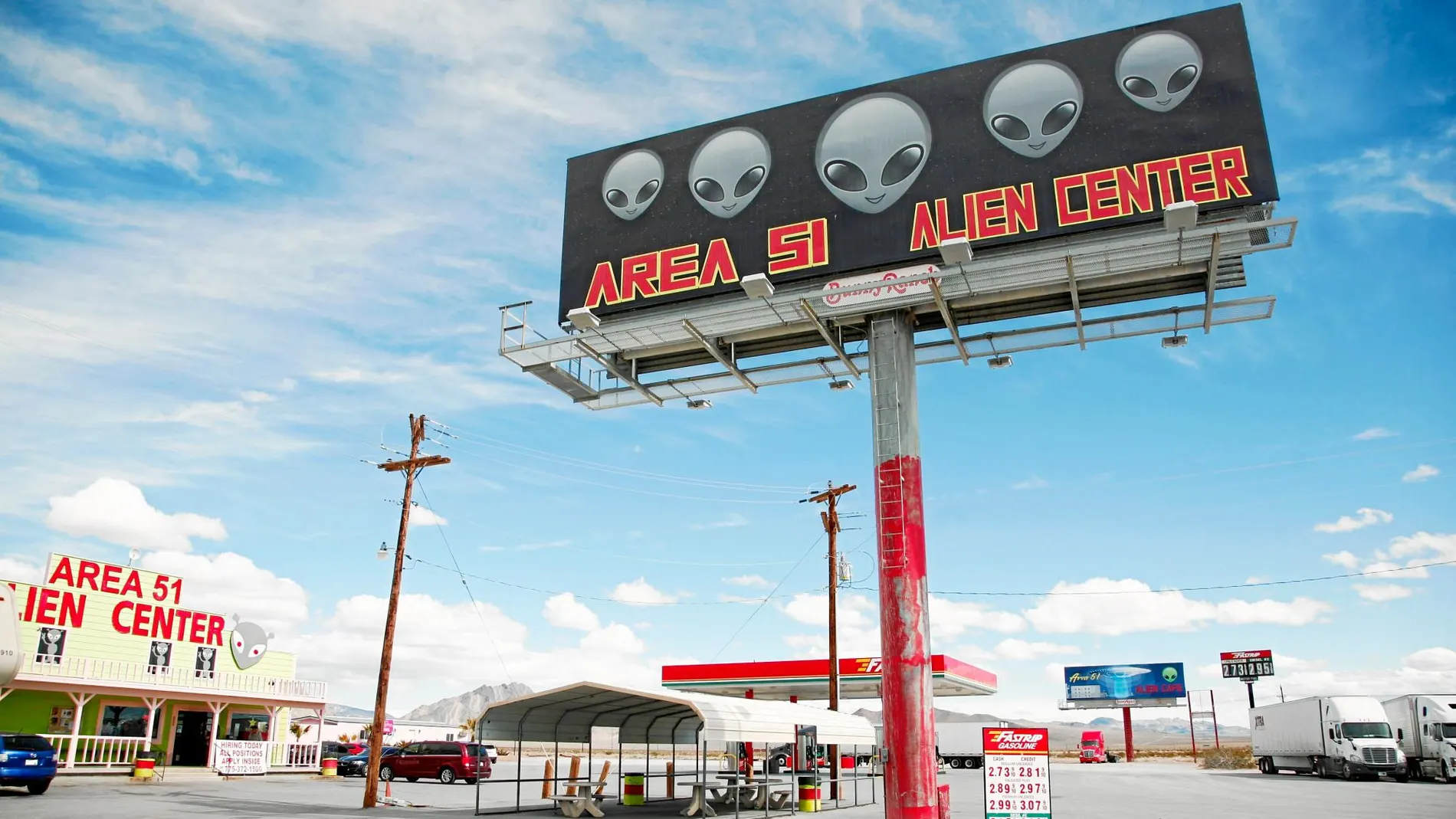 En el Valle de Armagosa, en Nevada, una estación de servicio es también una atracción turística que aprovecha las leyendas que envuelven al Área 51