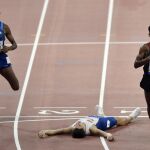 Jakob Ingebrigtsen se fue al suelo nada más superar la meta