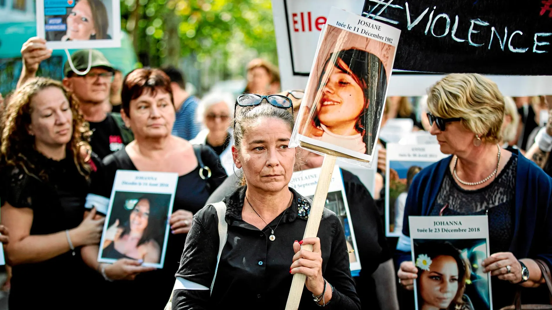 La población francesa saltó a las calles para manifestarse en contra de la violencia de género y la pasividad del gobierno