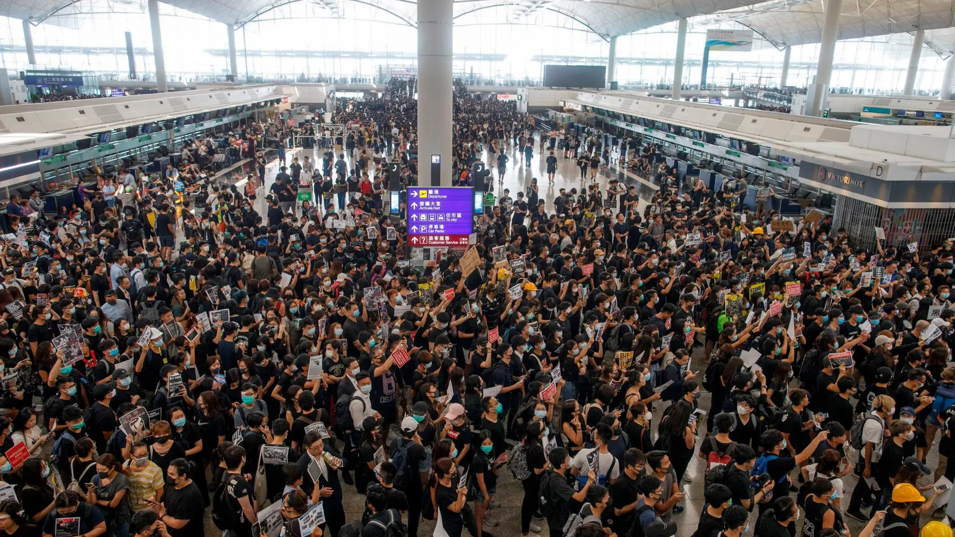 Protestas en el aeropuerto de Hong Kong