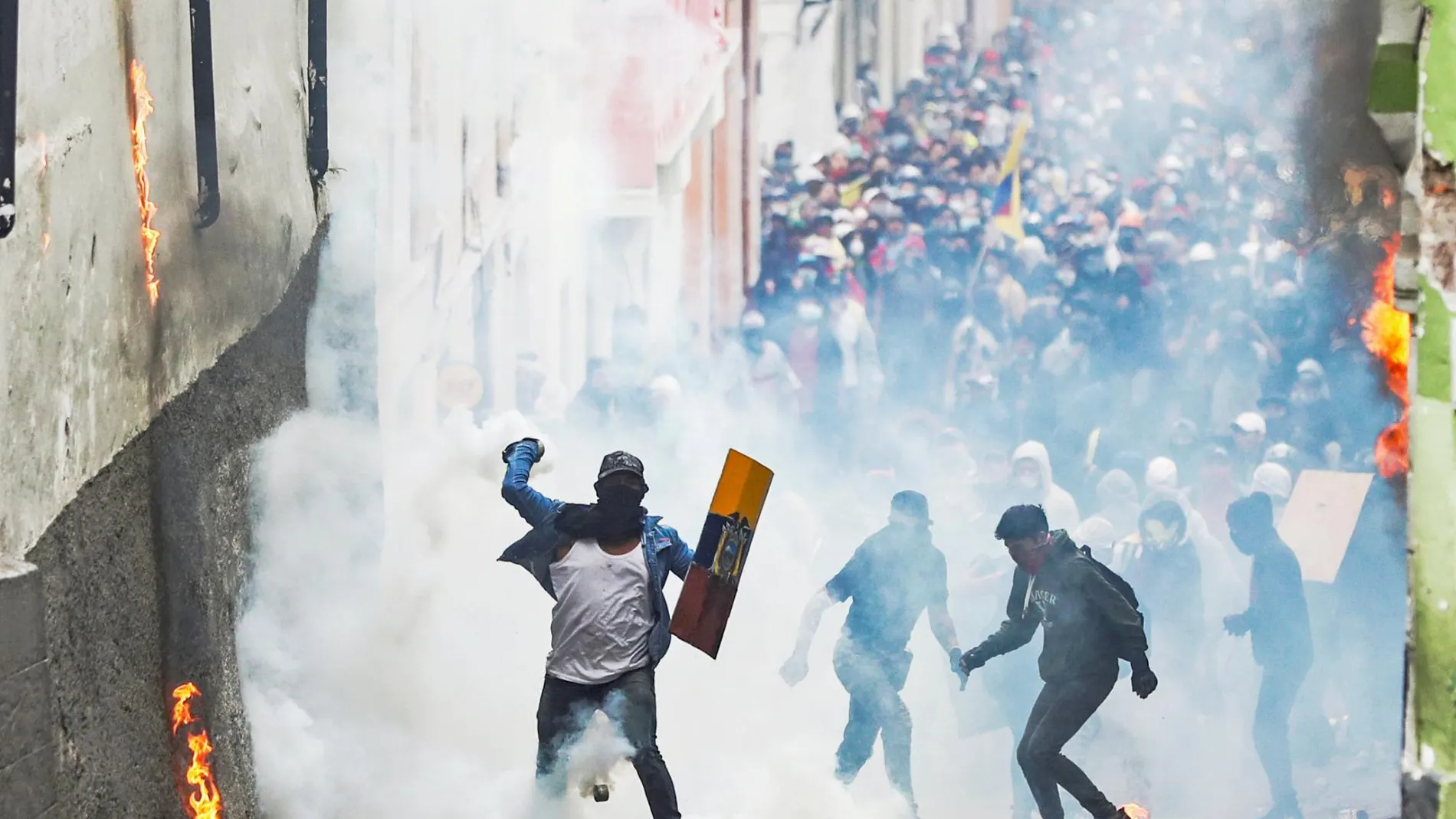 Manifestación en Quito contra las medidas impuestas por el Gobierno / REUTERS