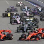Vettel "traiciona"a Ferrari y entrega la victoria a Hamilton