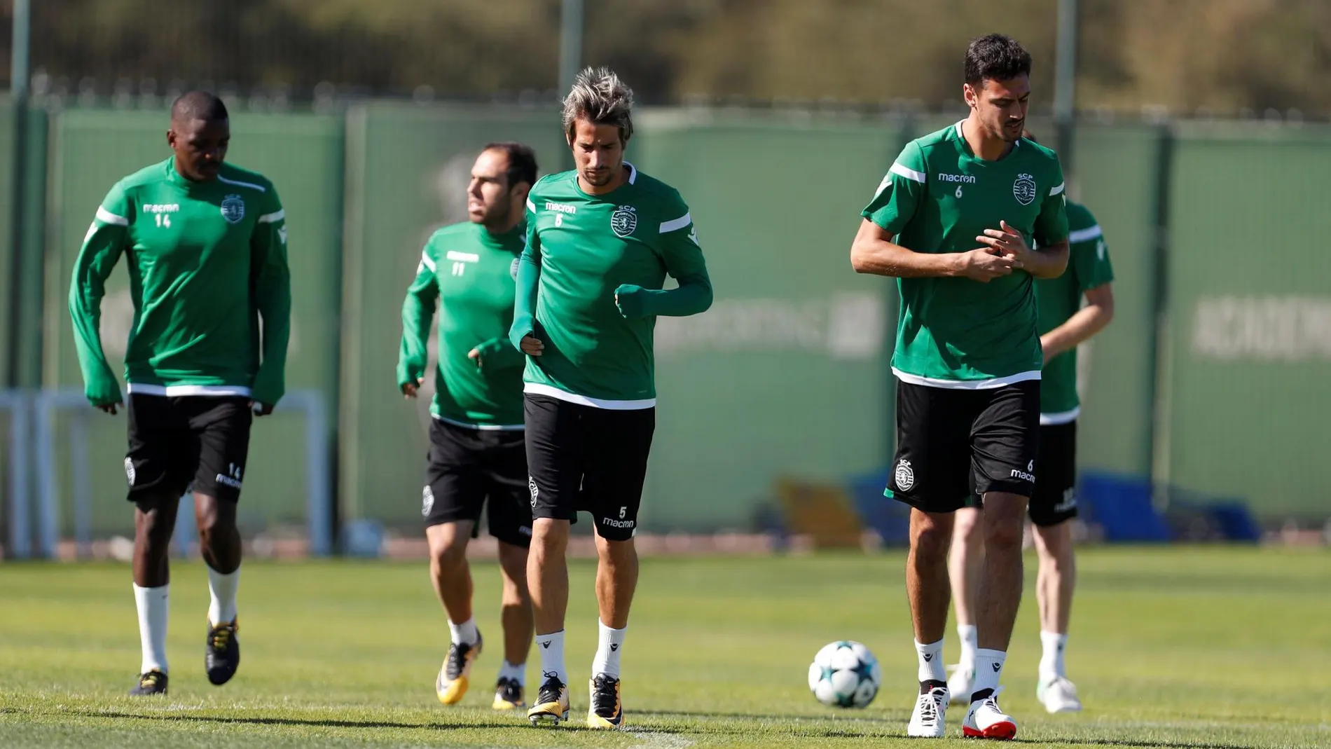 Coentrao, en el centro de la imagen en un entrenamiento con la selección de Portugal.
