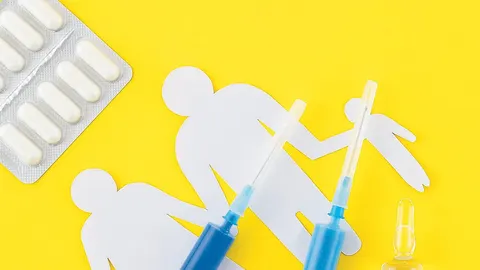 El Tribunal Constitucional no se ha pronunciado nunca en España al respecto, pero sí lo ha hecho en Francia y en Italia y en ambos países se dijo que las medidas restrictivas e incluso sancionadoras en casos de vacunación, eran perfectamente ajustadas a derecho | Dreamstime
