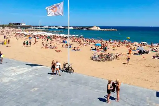 Acordonada la playa de Somorrostro de Barcelona a causa de un objeto sospechoso