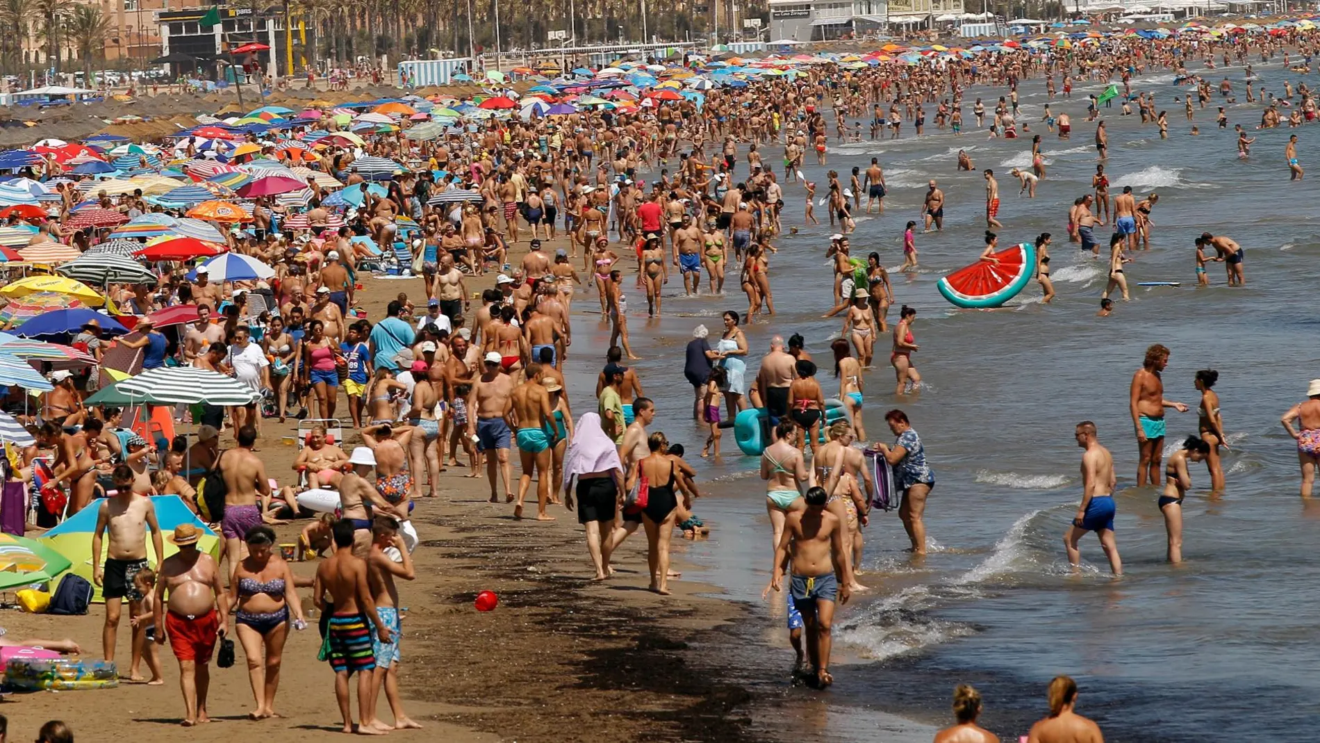 Dos de cada tres españoles prefieren no irse de vacaciones a pedir un préstamo