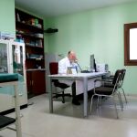 Un médico de Familia en Valladolid atiende una consulta telefónica
