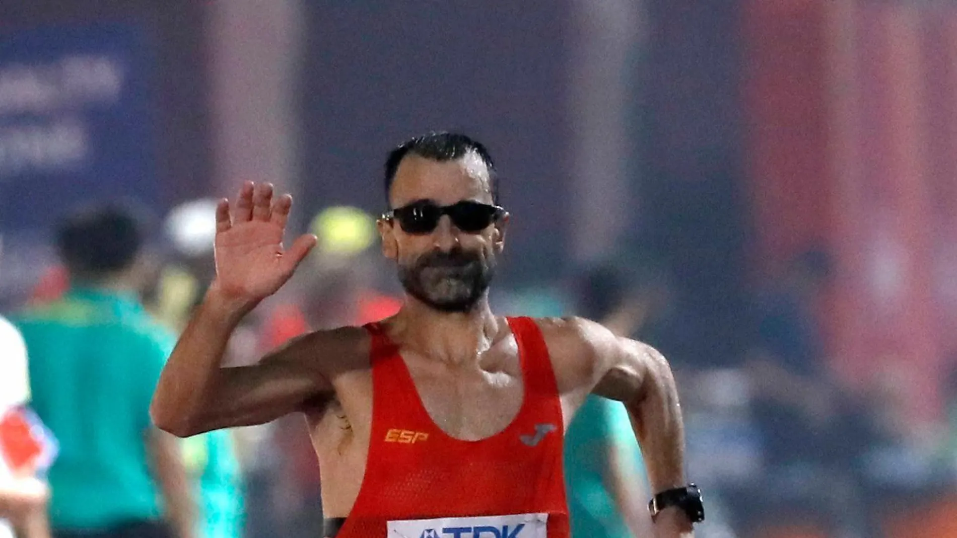 Bragado llega a la meta de la prueba de marcha de 50 km en el Mundial de Atletismo IAAF Doha 2019 | EFE