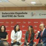 Sergi Bruguera, Díaz Ayuso, María José Rienda, Andrea Levy y Miguel Díaz en la presentación del equipo de la Copa Davis