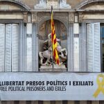 Las pancartas en la fachada de la Generalitat