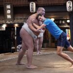 Djokovic se divirtió en una exhibición de sumo