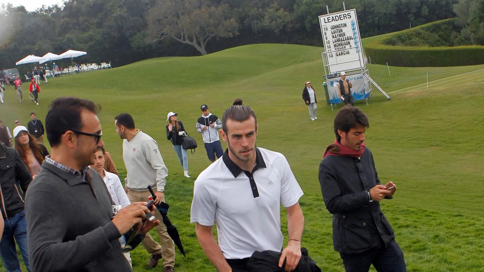 Bale en un foto de archivo, en un campo de golf