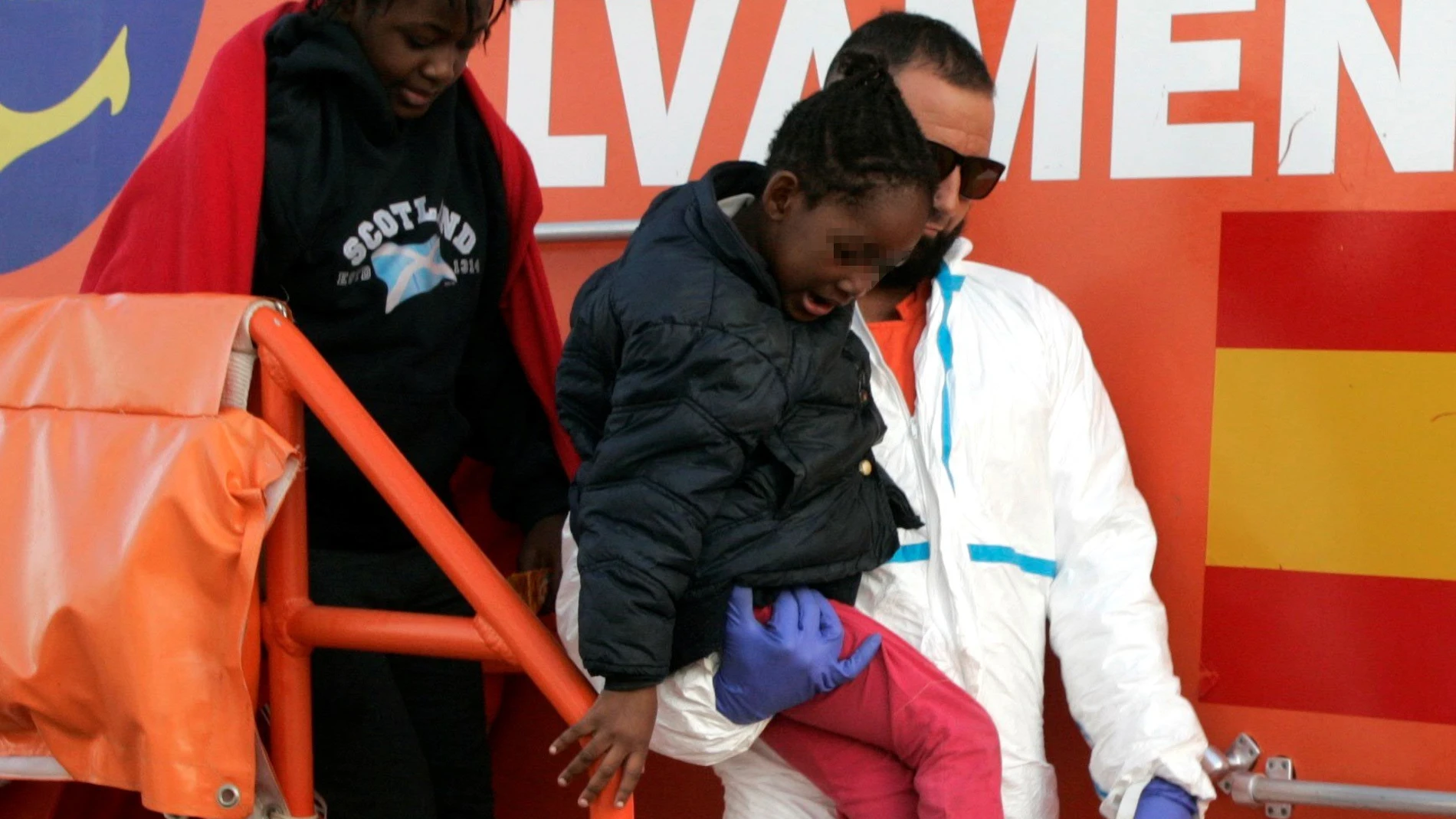 Trasladan a Melilla a 36 inmigrantes desde las islas Chafarinas