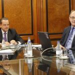 Mario Amilivia preside el Pleno del Consejo de Cuentas junto a miembros de la entidad