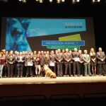 Los galardonados, mandos y autoridades posaron tras finalizar el acto en el Auditorio de La Nucía