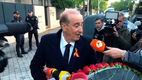 Francis Franco, antes de dirigirse al Valle de los Caídos, esta mañana / Reuters/Nathan Frandino