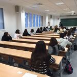 Diferentes personas se preparan para realizar un examen / EP