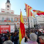 Concentración en Sol por una «convivencia sin violencia» en Cataluña / Cristina Bejarano