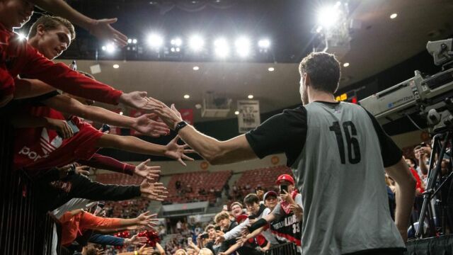 Pau Gasol, antes de una sesión de entrenamiento con su exequipo, los Blazers de Portland
