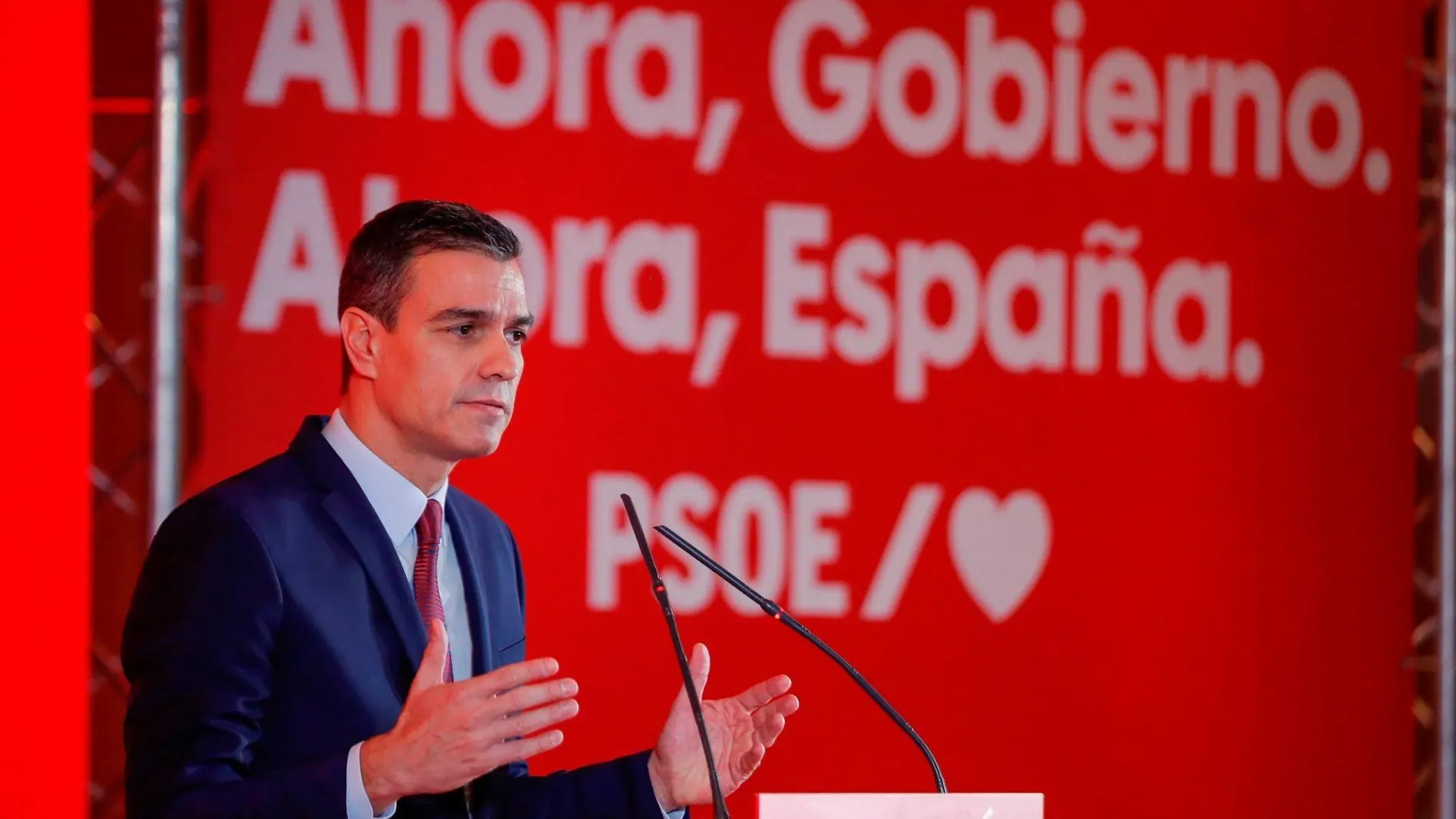 El presidente del gobierno en funciones y candidato a la reelección por el PSOE, Pedro Sánchez presenta la campaña del partido socialista / EFE/ Emilio Naranjo