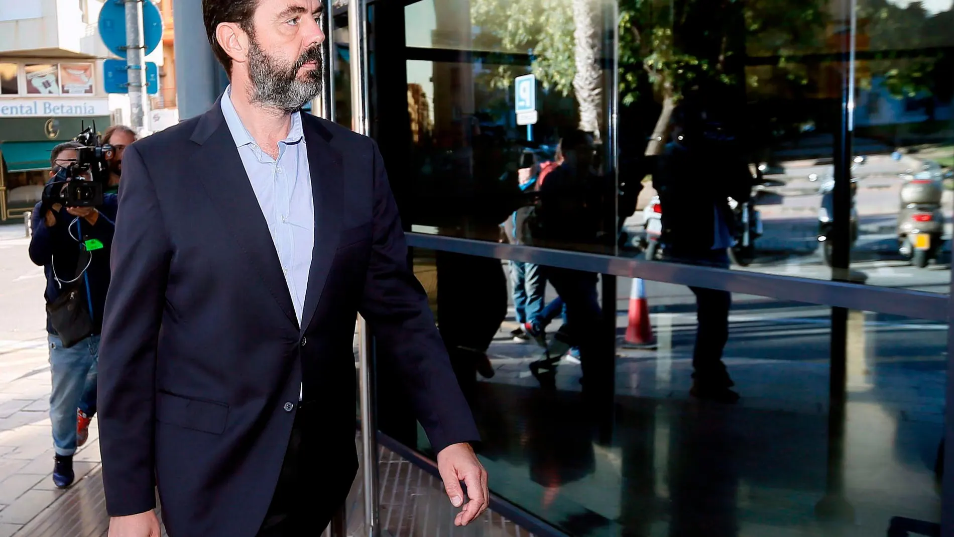 Miguel López, único acusado por el asesinato, a su llegada el jueves a los juzgados de Alicante donde se celebra la cuarta sesión del juicio