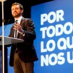El presidente del Partido Popular, Pablo Casado, durante su intervención en la XXIV Unión Interparlamentaria de los populares que se celebra en San Vicente del Raspeig (Alicante) / Foto: Efe-Manuel Lorenzo
