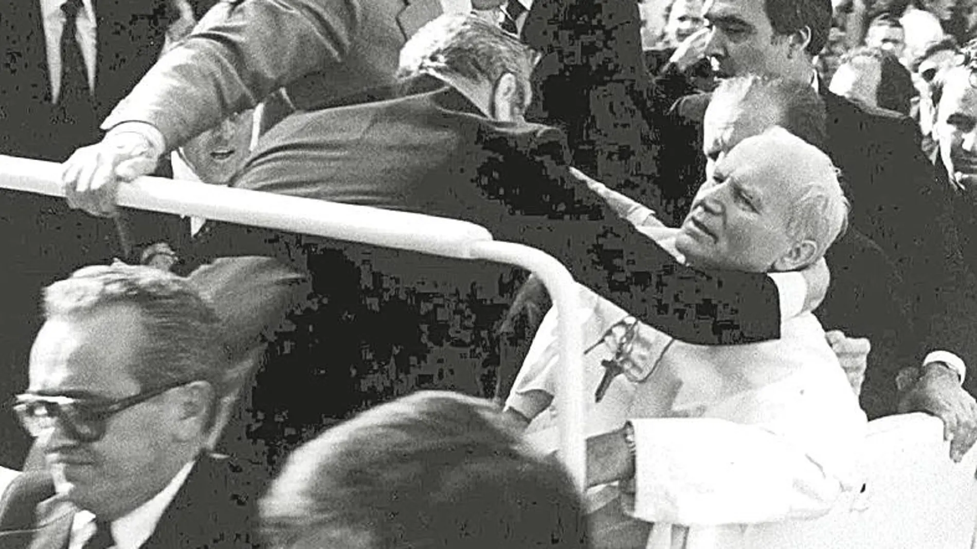 El 13 de mayo de 1981 en la Plaza de San Pedro, el Pontífice recibió dos balazos / Efe
