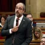 Miquel Buch en un discurso en el Parlament / EFE
