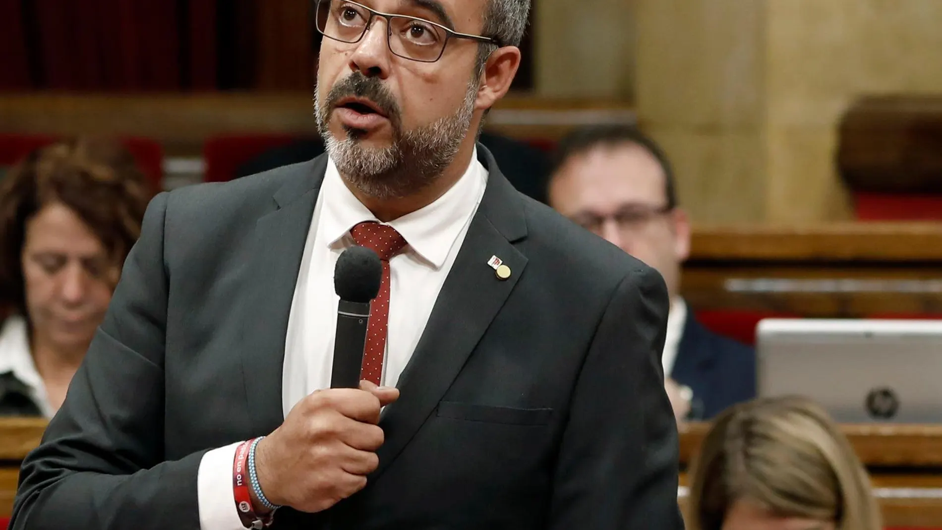 Miquel Buch en un discurso en el Parlament / EFE