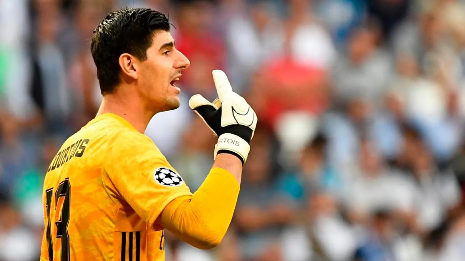 Puños fuera: A Courtois le pesa el Bernabéu