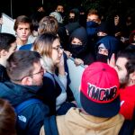 Partidarios y detractores de la huelga se enfrentan en la Universidad Pompeu Fabra/Foto: Efe
