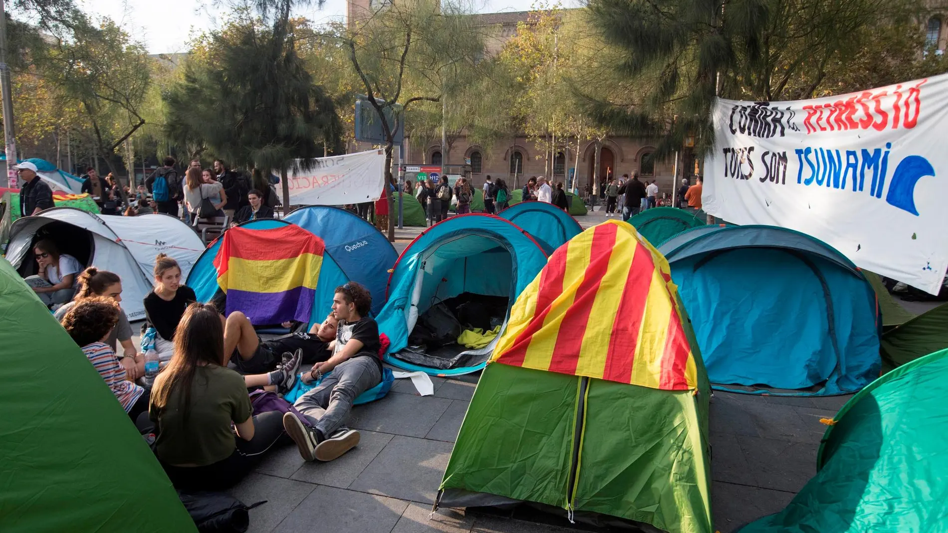 Los acampados se autodenominan "la generación 14 de octubre"Foto: Efe/Marta Pérez.