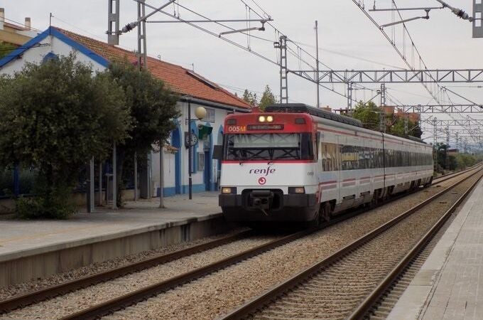 Imagen de un tren de Cercanías de Valencia Imagen de un tren de Cercanías de Valencia