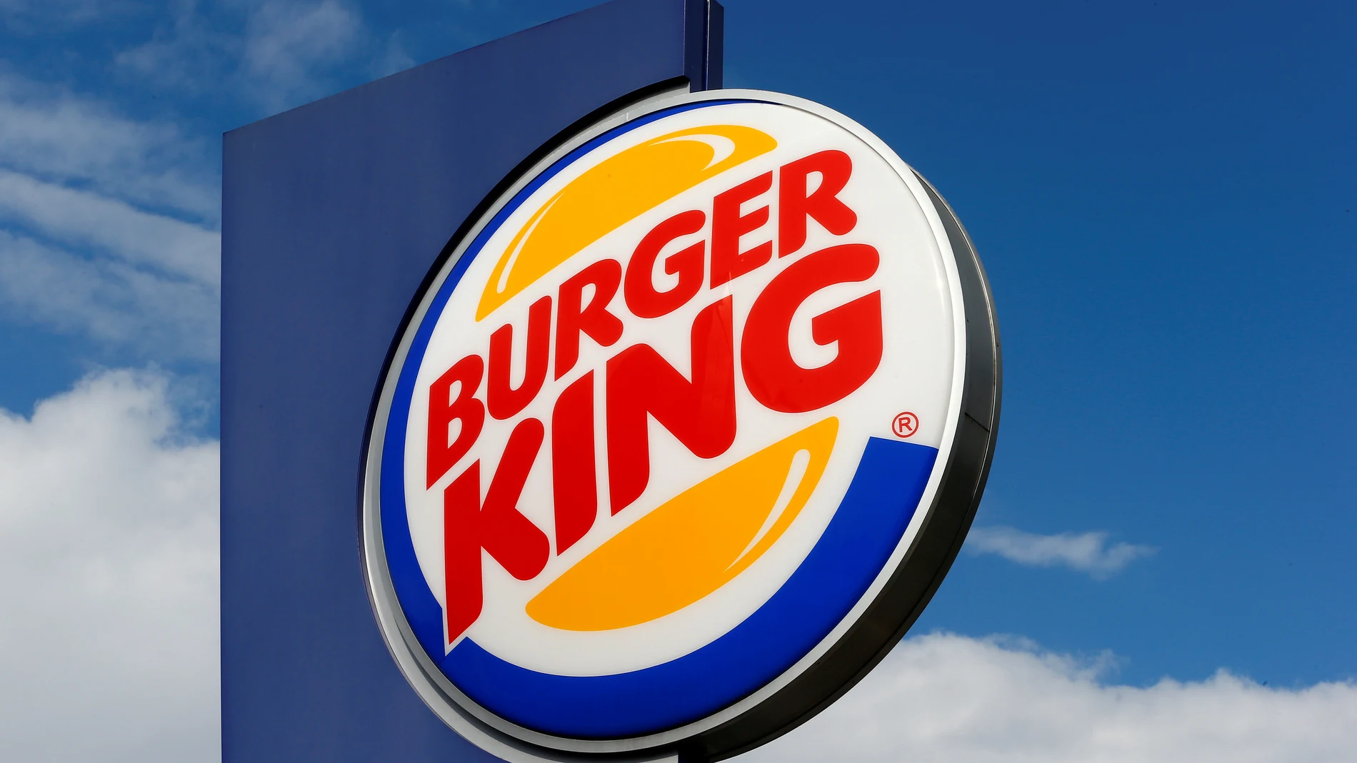 FILE PHOTO - The logo of U.S. fast food group Burger King is seen at a restaurant in Bruettisellen