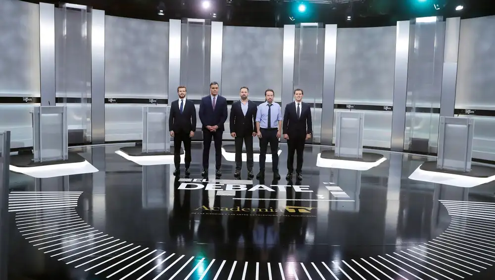 El 10-N brindó la oportunidad a los electores españoles de ver un debate entre las cinco principales formaciones a nivel nacional. Por primera vez participó Vox. Seis días después se celebraron elecciones. Sánchez ganó, Casado cogió impulso, Iglesias bajó, Abascal fue el triunfador y Rivera escribió la última línea de su trayectoria política / EFE