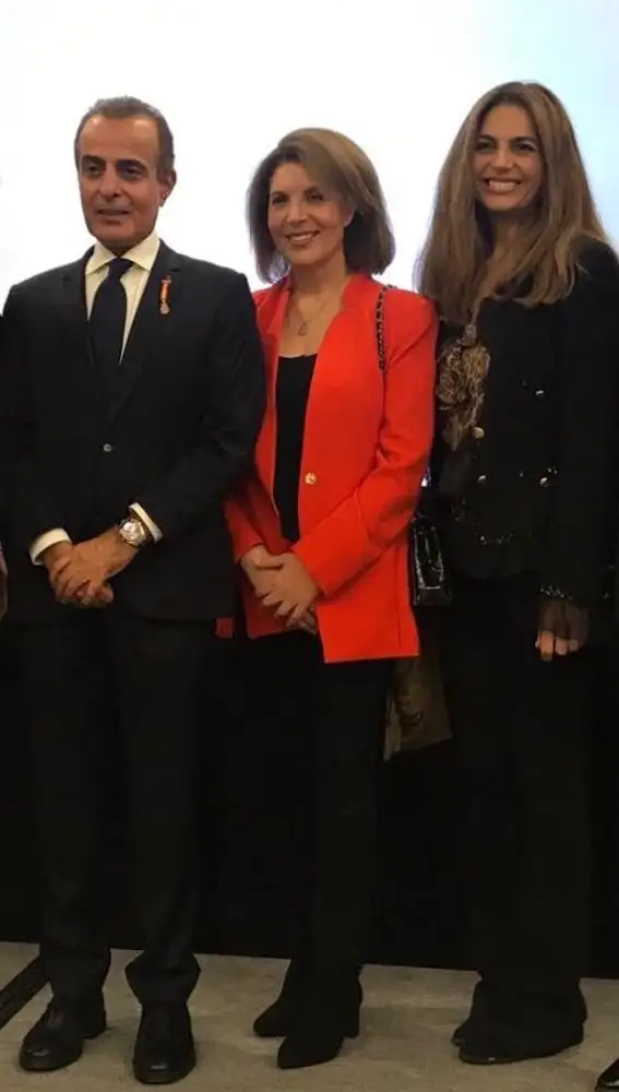 Nasrin Zhiyan con el embajador y Massumeh.