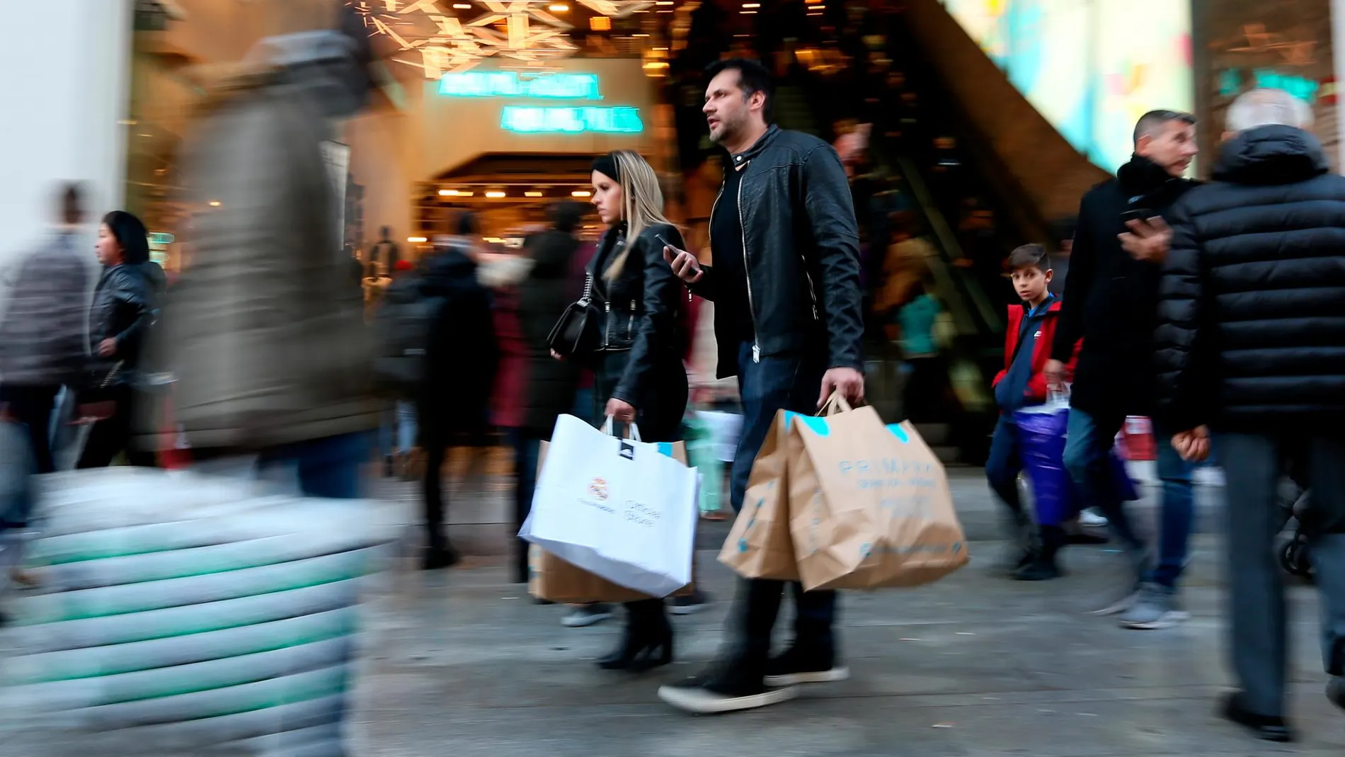 Los ciudadanos concentran sus compras en los periodos de rebajas o en las fechas navideñas