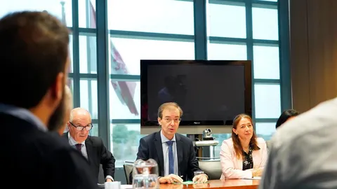El consejero de Empleo e Industria, Germán Barrios, preside la reunión de la Sección de Comercio del Consejo Castellano y Leonés de Comercio