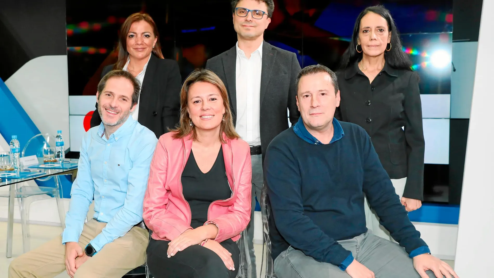 De pie, María Jesús García-Alarilla, David Alonso y Lola González. Sentados, Arturo Cavanna, Belén Gancedo y José Luis Fernández