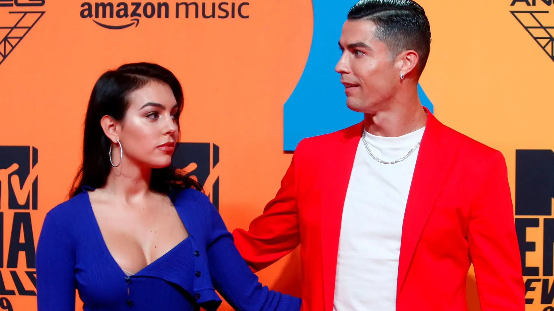 Cristiano Ronaldo y Georgina Rodriguez a su llegada a los MTV/Fotos: Reuters