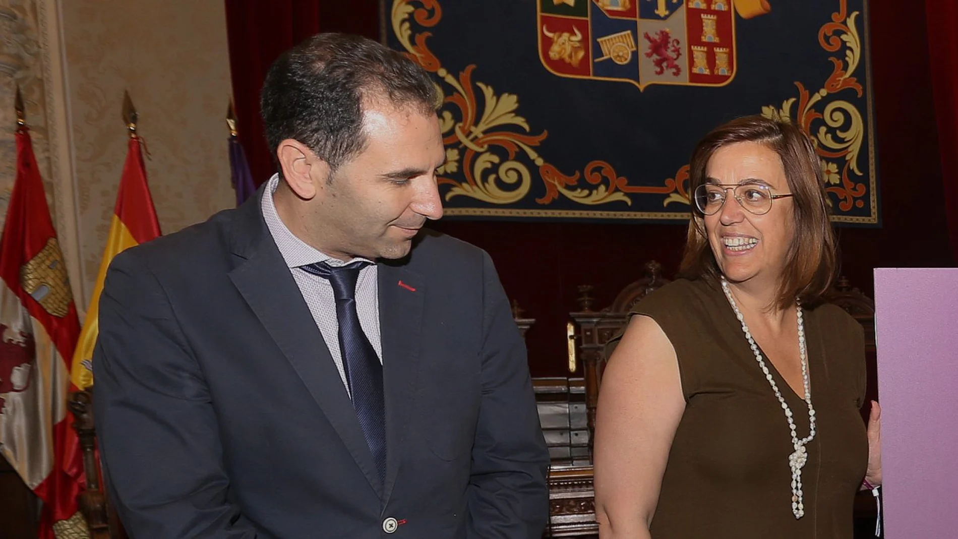 El alcalde de Palencia, Mario Simón, y la presidenta de la Diputación, Ángeles Armisén