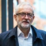 Telford (United Kingdom), 06/11/2019.- Britain's Labour Party Leader Jeremy Corbyn arrives to deliver a speech on the leadership the country needs and what a Labour government will achieve held at the University of Wolverhampton in Telford, West Midlands, Britain, 06 November 2019. Britons go the polls on 12 December in a general election. (Elecciones, Reino Unido) EFE/EPA/VICKIE FLORES