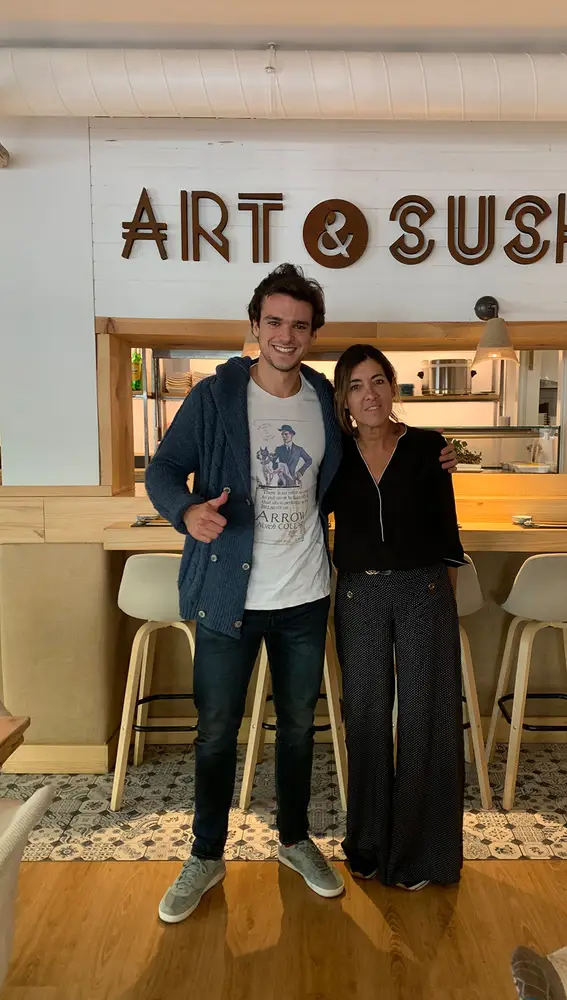 Andrea Zarraluqui. (@azarraluqui) con Javier Lazaga, socio fundador de Art&Sushi