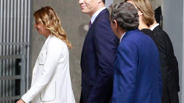 A Pedro Sánchez le estalla la economía
