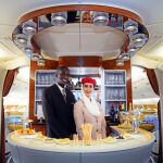 Tripulantes de cabina en un avión de Emirates