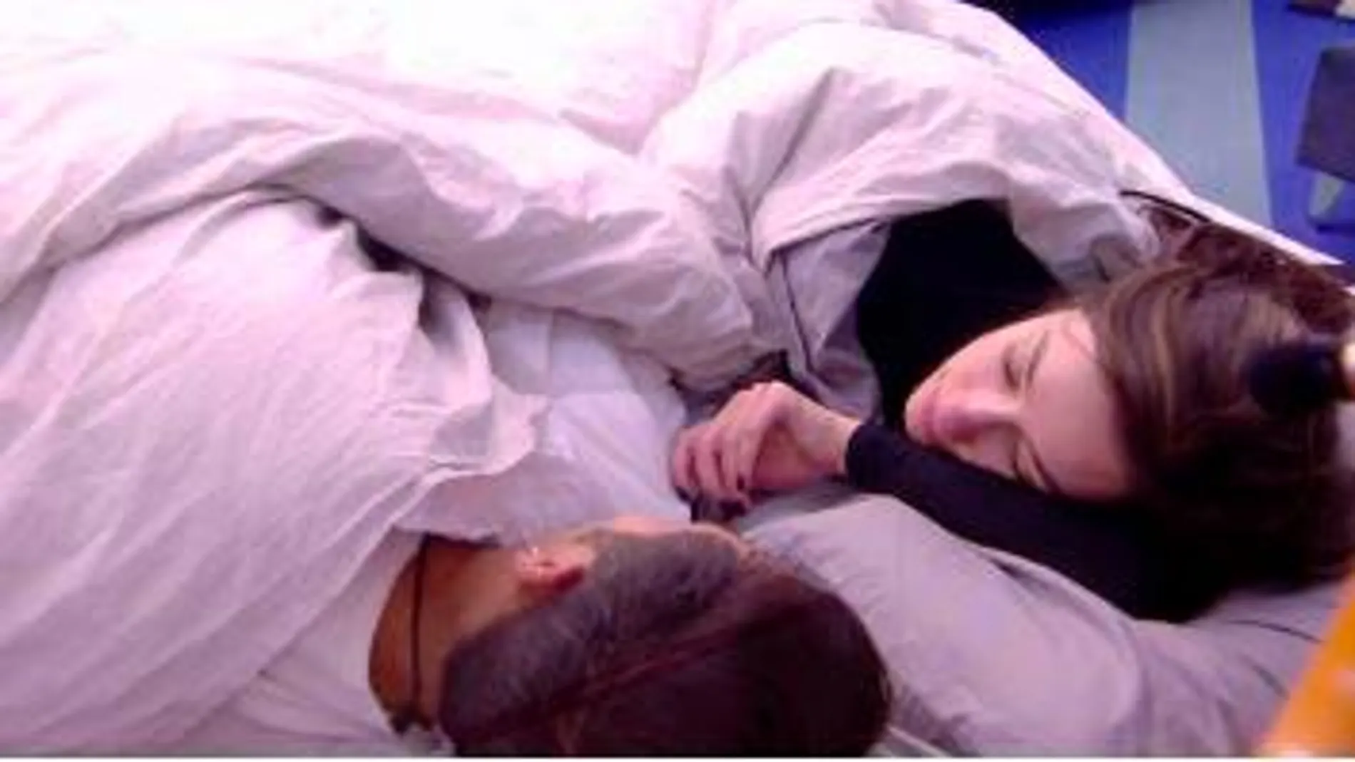 Adara estalla y confiesa que quiere dejar a su novio